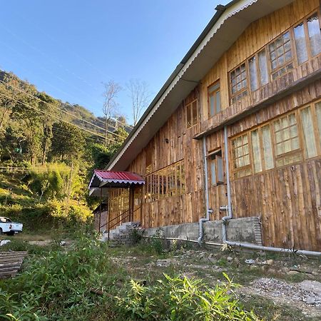 Log Cabin In The Woods Bed and Breakfast Gangtok Exteriör bild