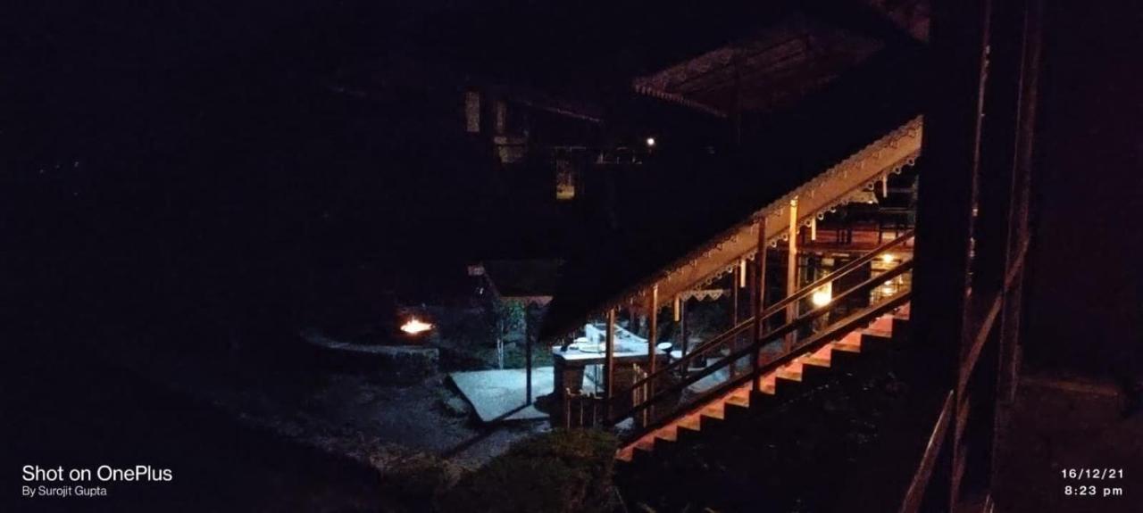 Log Cabin In The Woods Bed and Breakfast Gangtok Exteriör bild