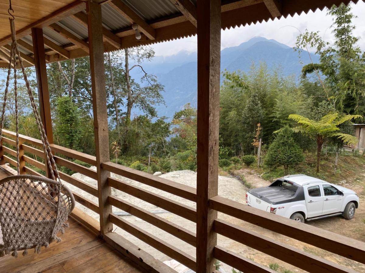 Log Cabin In The Woods Bed and Breakfast Gangtok Exteriör bild