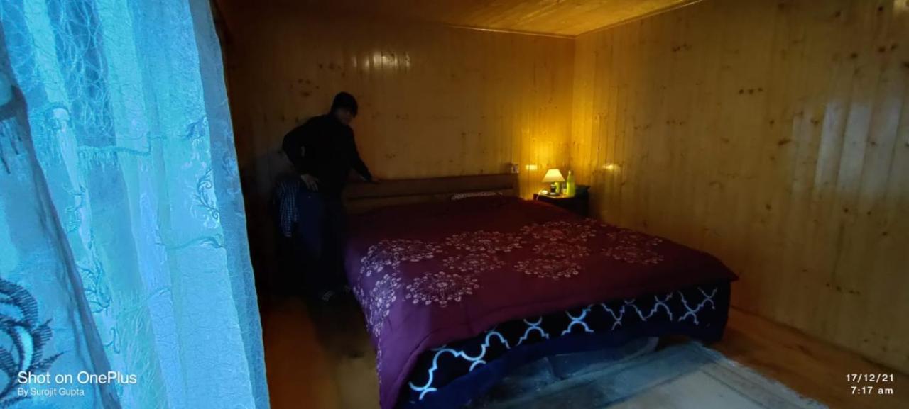 Log Cabin In The Woods Bed and Breakfast Gangtok Exteriör bild