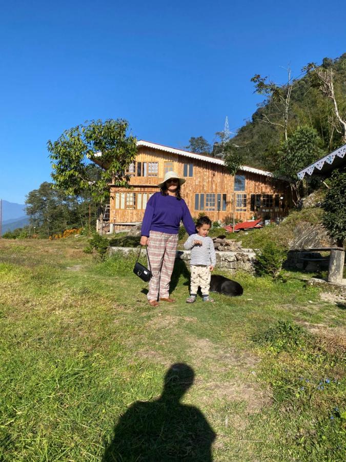 Log Cabin In The Woods Bed and Breakfast Gangtok Exteriör bild